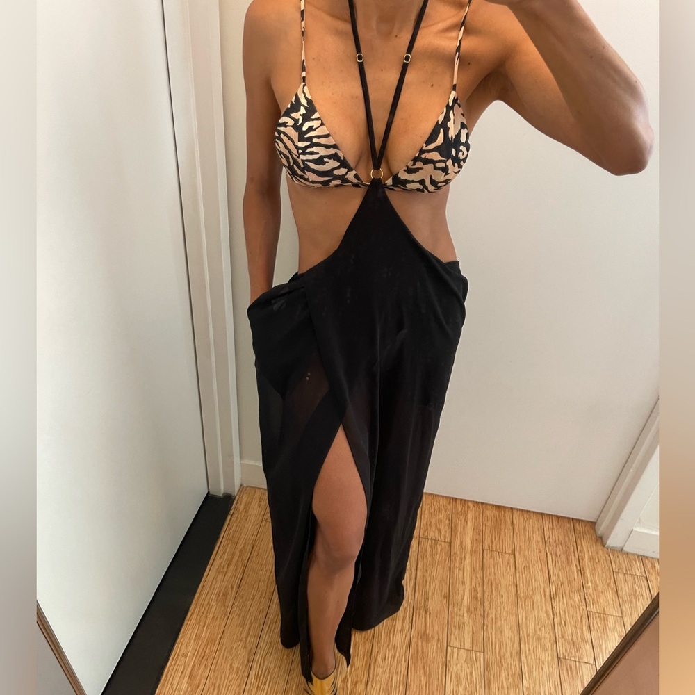 Bran new skirt with suspension straps